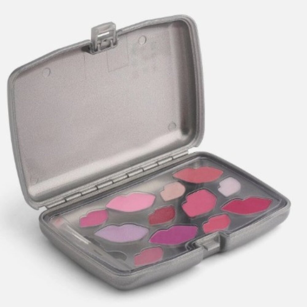 Caboodles Care Pack Eye Shadow Set, Travel Organizer for Makeup, Snap-Tight